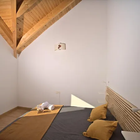 casa con jardín, 4 habitaciones y mucho encanto en cercedilla Exterior foto