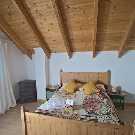 casa con jardín, 4 habitaciones y mucho encanto en cercedilla Exterior foto