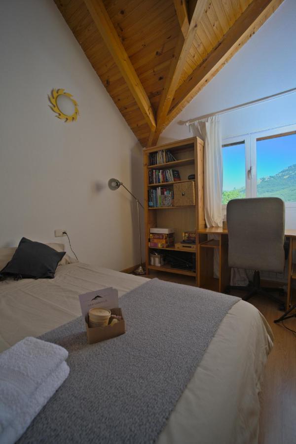 Casa Con Jardin, 4 Y Mucho Encanto En