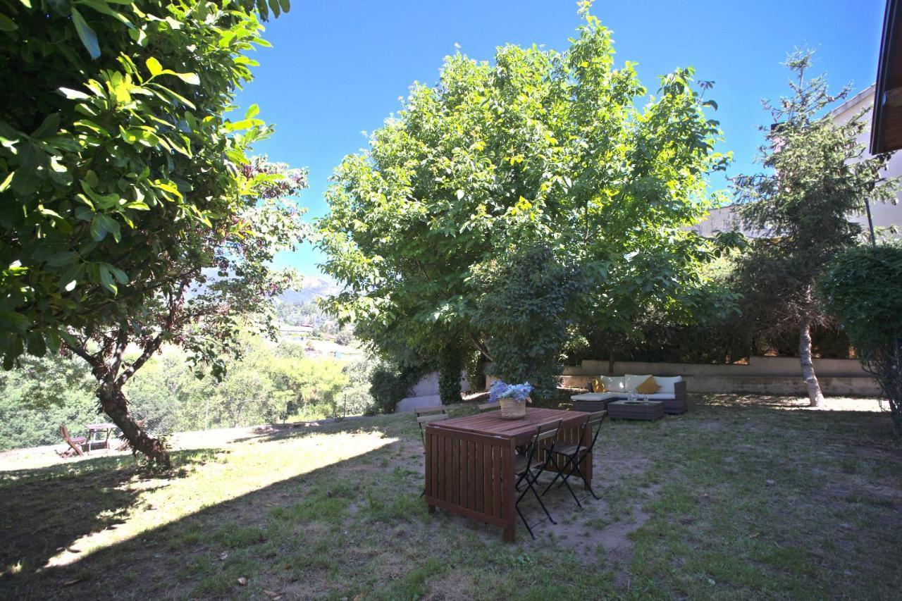 Casa Con Jardin, 4 Y Mucho Encanto En *