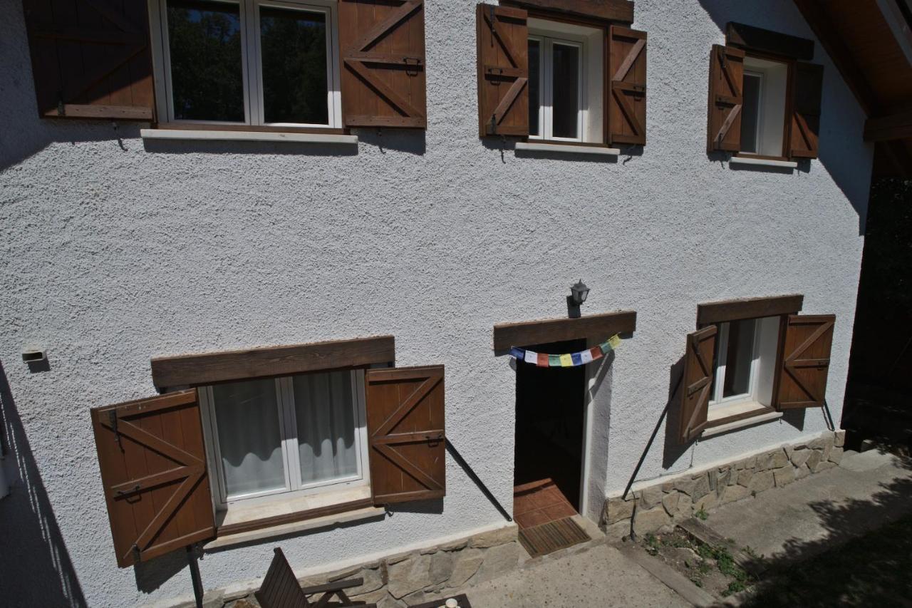 Casa Con Jardin, 4 Y Mucho Encanto En